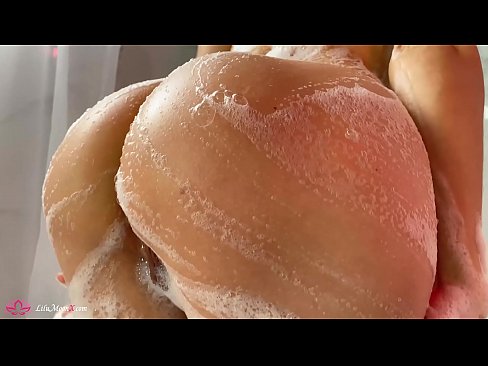 ❤️ Brunette Akuseweretsa maliseche ndi Vibrator mpaka Intense Orgasm mu Shower Zolaula pa ny.mypornpics.ru